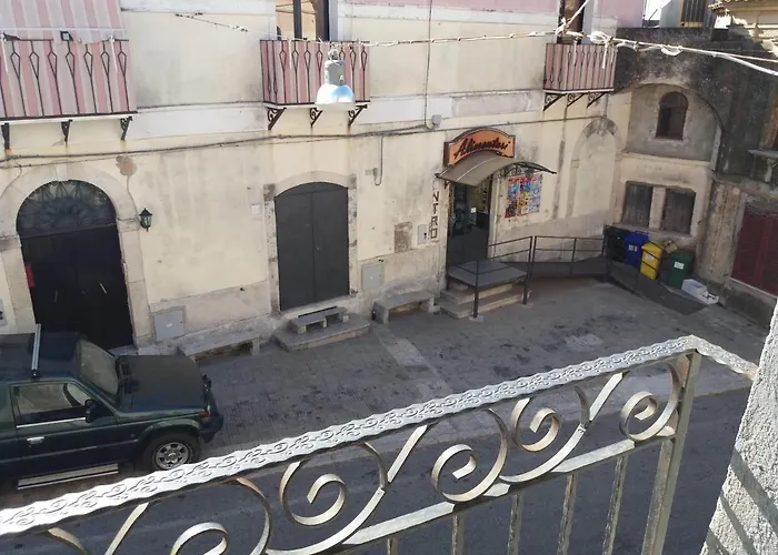 La Nicchia 杰拉切